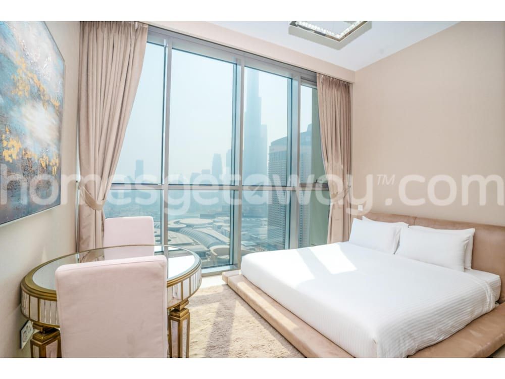 Homesgetaway- Cozy 3BR in Downtown Views Standard Apartment, Bathtub 11