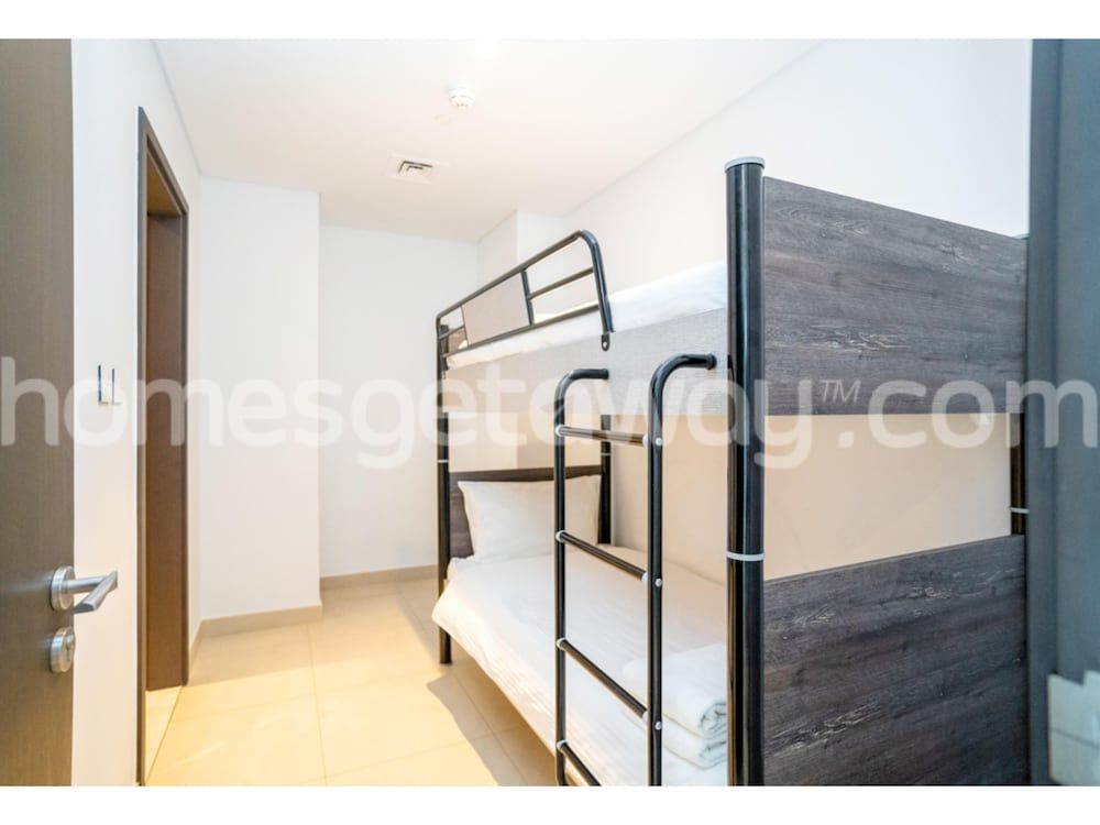 Homesgetaway- Cozy 3BR in Downtown Views Standard Apartment, Bathtub 9