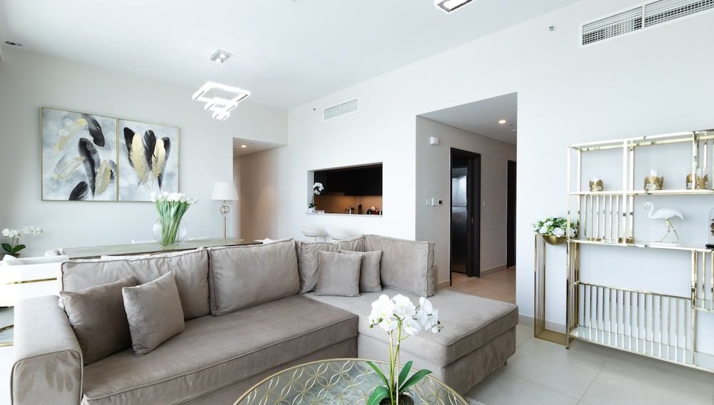 Homesgetaway- Cozy 3BR in Downtown Views Standard Apartment, Bathtub 20