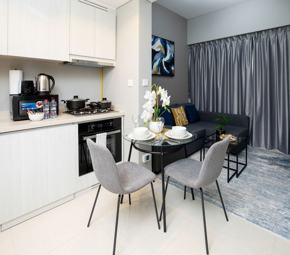 Tanin - Exquisite 1BR Apt in Zada Tower with Canal Views Deluxe Apartment 7