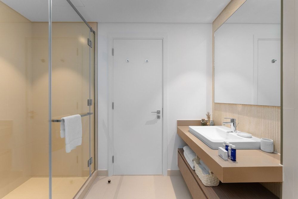 Maison Privee - Trendy Apt on the Creek with Superb Dubai Skyline Vw Comfort Apartment 13