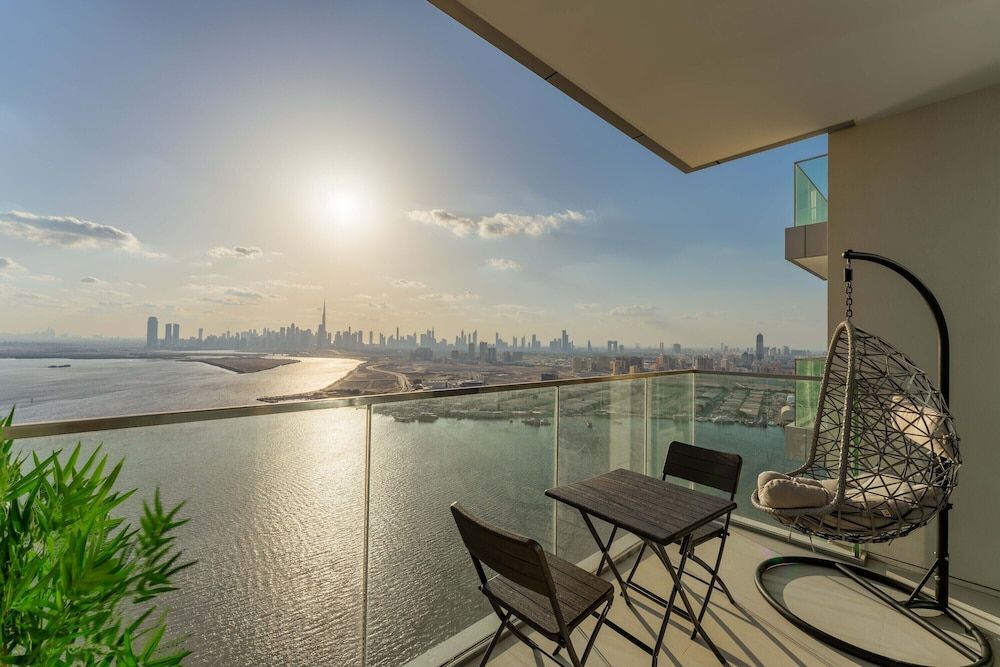 Maison Privee - Trendy Apt on the Creek with Superb Dubai Skyline Vw