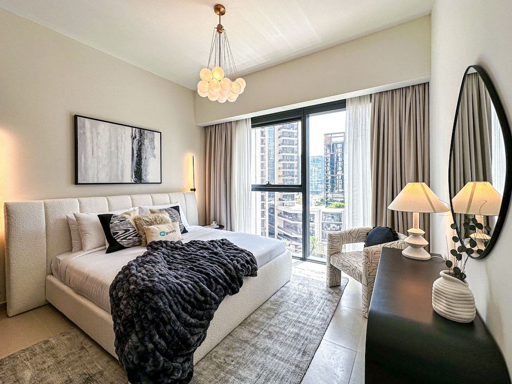 HiGuests - Act Tower 1 Deluxe Apartment 6