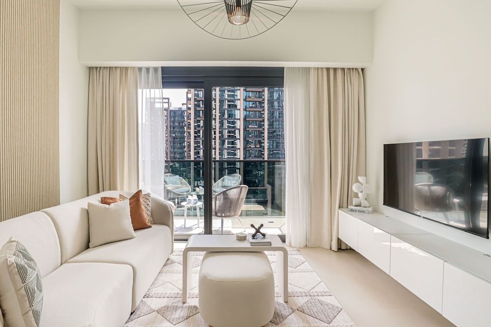 HiGuests - Act Tower 1 Deluxe Apartment 30