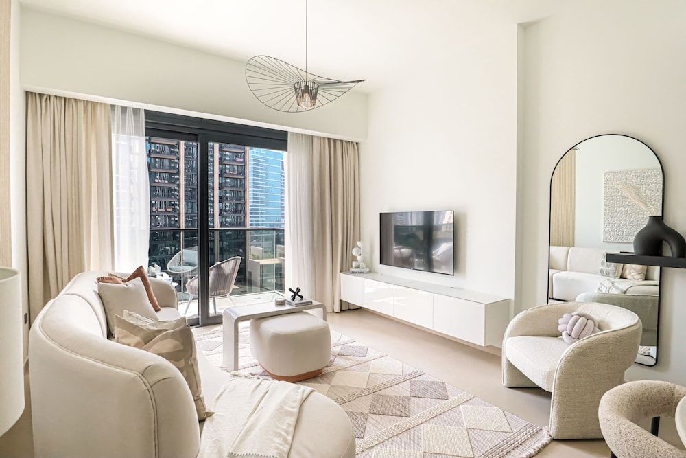 HiGuests - Act Tower 1 Deluxe Apartment 31