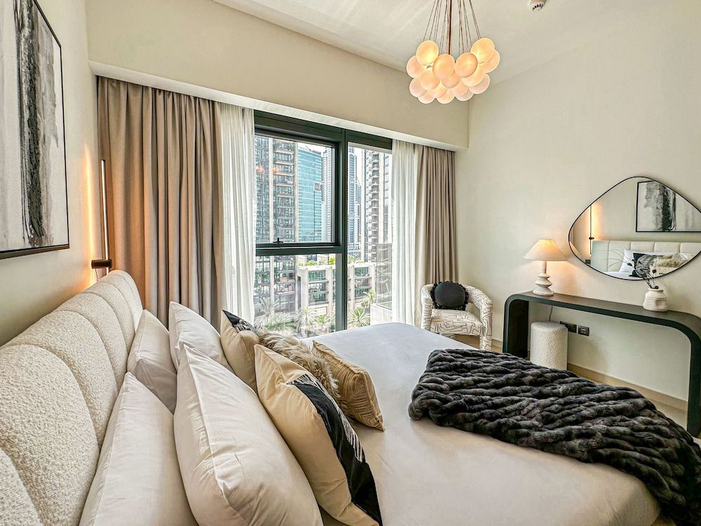 HiGuests - Act Tower 1 Deluxe Apartment 5