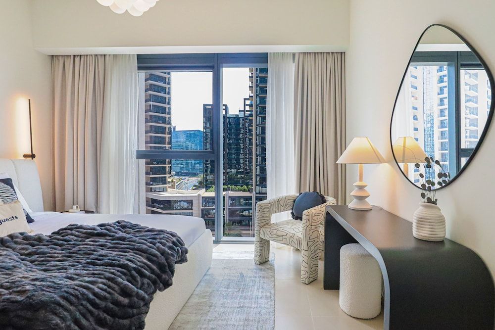 HiGuests - Act Tower 1 Deluxe Apartment 9