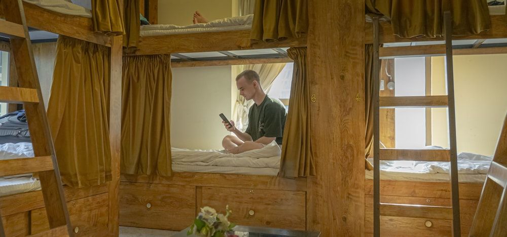 undefined Lunar Hostel 1804 2