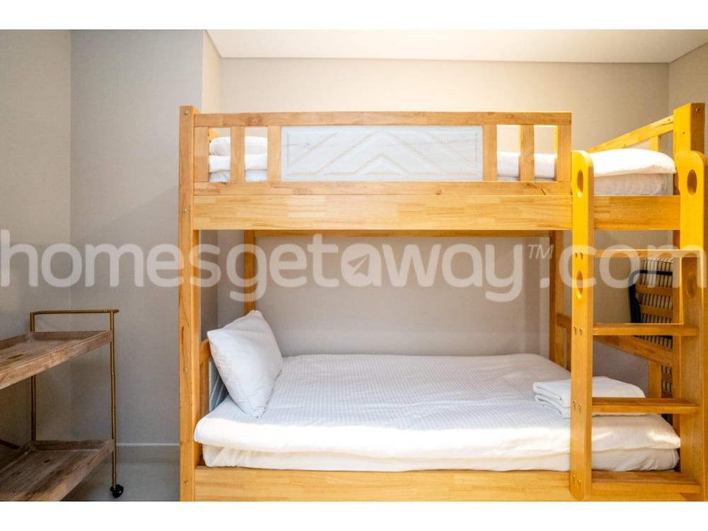 undefined Homesgetaway-3BR Apt. in Downtown Views