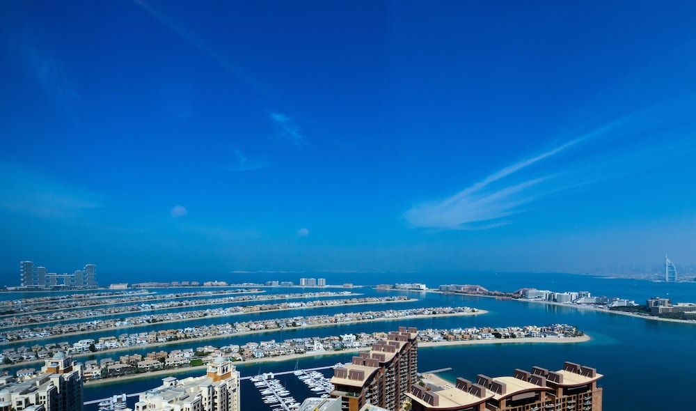 undefined Homesgetaway - Studio in The Palm Tower 2