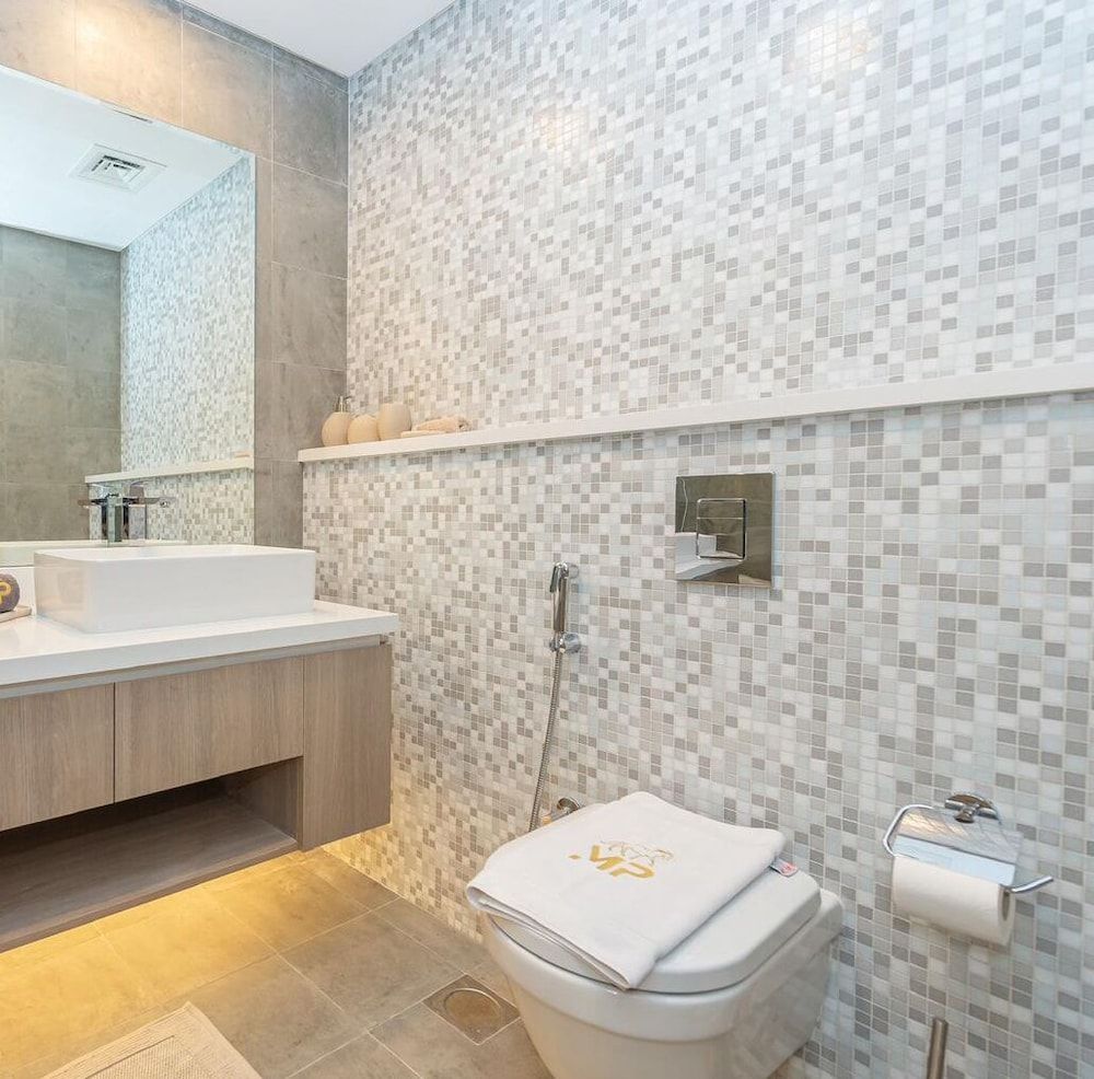 Marco Polo - Stunning 2 BR With Marina Views | Huge Pool & Gym Deluxe Apartment 29