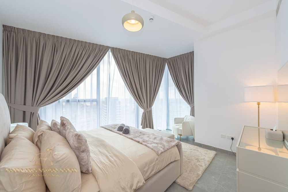 Marco Polo - Stunning 2 BR With Marina Views | Huge Pool & Gym Deluxe Apartment 14