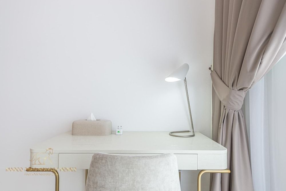 Marco Polo - Stunning 2 BR With Marina Views | Huge Pool & Gym Deluxe Apartment 31