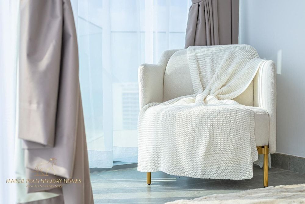 Marco Polo - Stunning 2 BR With Marina Views | Huge Pool & Gym Deluxe Apartment 30