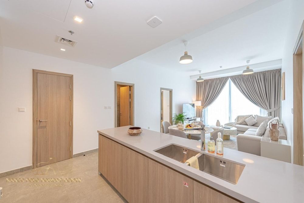 Marco Polo - Stunning 2 BR With Marina Views | Huge Pool & Gym Deluxe Apartment 34