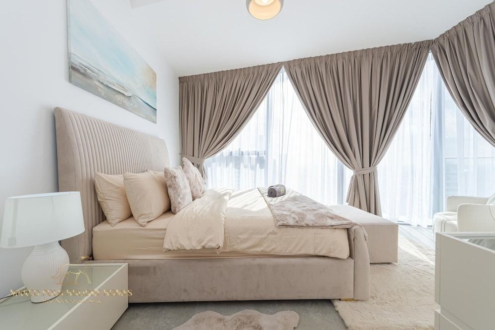 Marco Polo - Stunning 2 BR With Marina Views | Huge Pool & Gym Deluxe Apartment 2