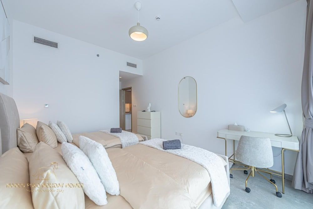 Marco Polo - Stunning 2 BR With Marina Views | Huge Pool & Gym Deluxe Apartment 11