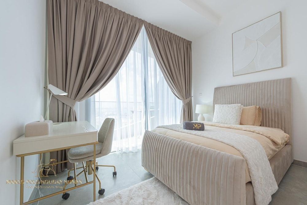 Marco Polo - Stunning 2 BR With Marina Views | Huge Pool & Gym Deluxe Apartment 12