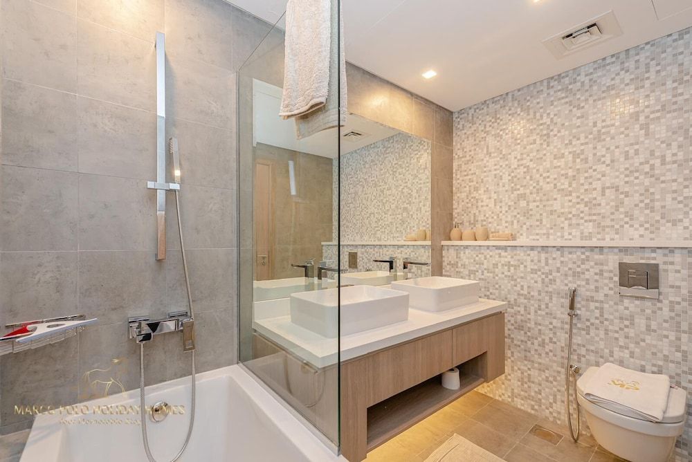 Marco Polo - Stunning 2 BR With Marina Views | Huge Pool & Gym Deluxe Apartment 26