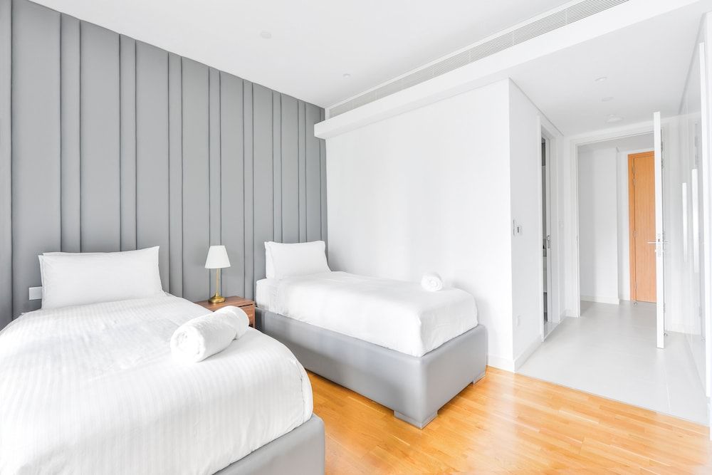 undefined Elegant 2BR with maids room and Ain View 10