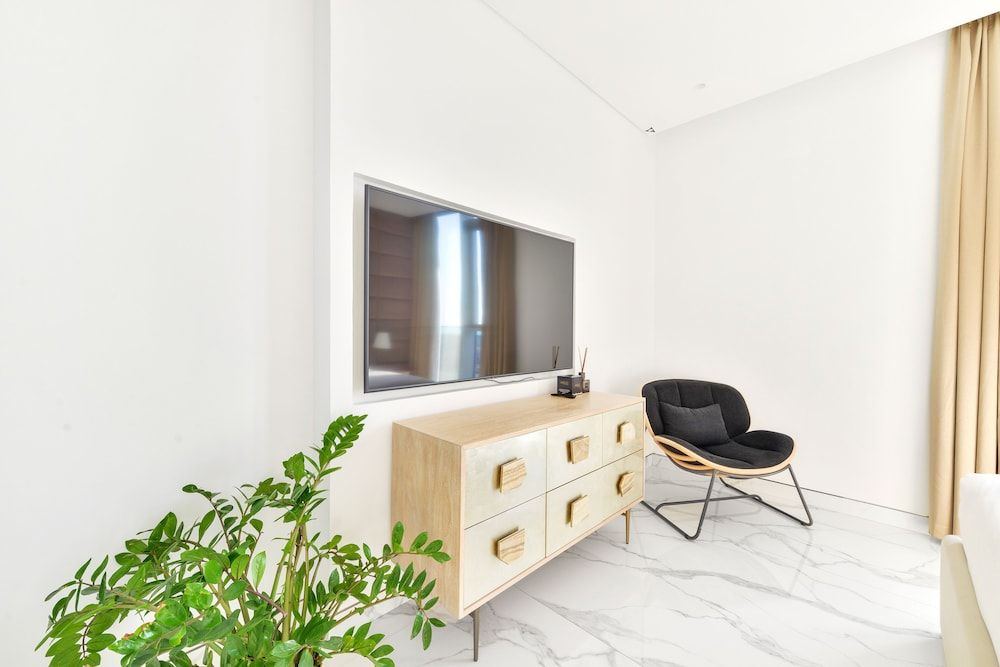 undefined Luxe 3BR with maids room in Bluewaters 9