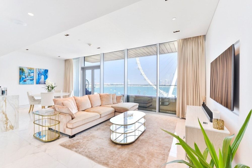 Modern & Comfy 2bed Condo in Bluewaters