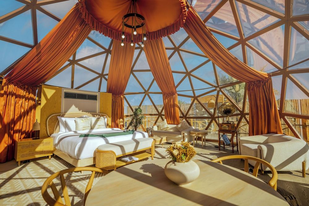 Al Marmoom Oasis Luxury Experiential Desert Domes Dome with Breakfast 2