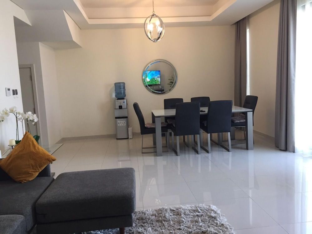5 BR Villa With Pool Table