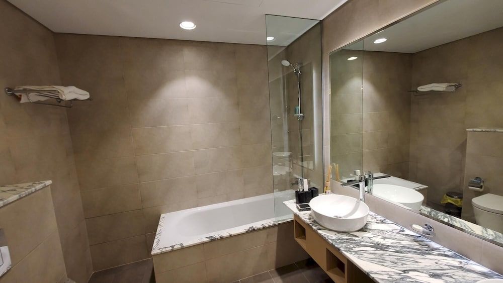 Modern 3 BR With Full Burj Khalifa and Sea View Apartment 30