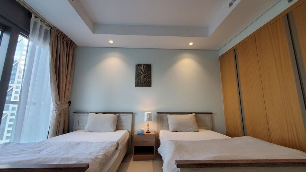Modern 3 BR With Full Burj Khalifa and Sea View Apartment 29