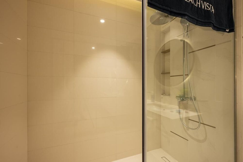 Beach Vista - Four Apple Two-Bedroom Apartment 8