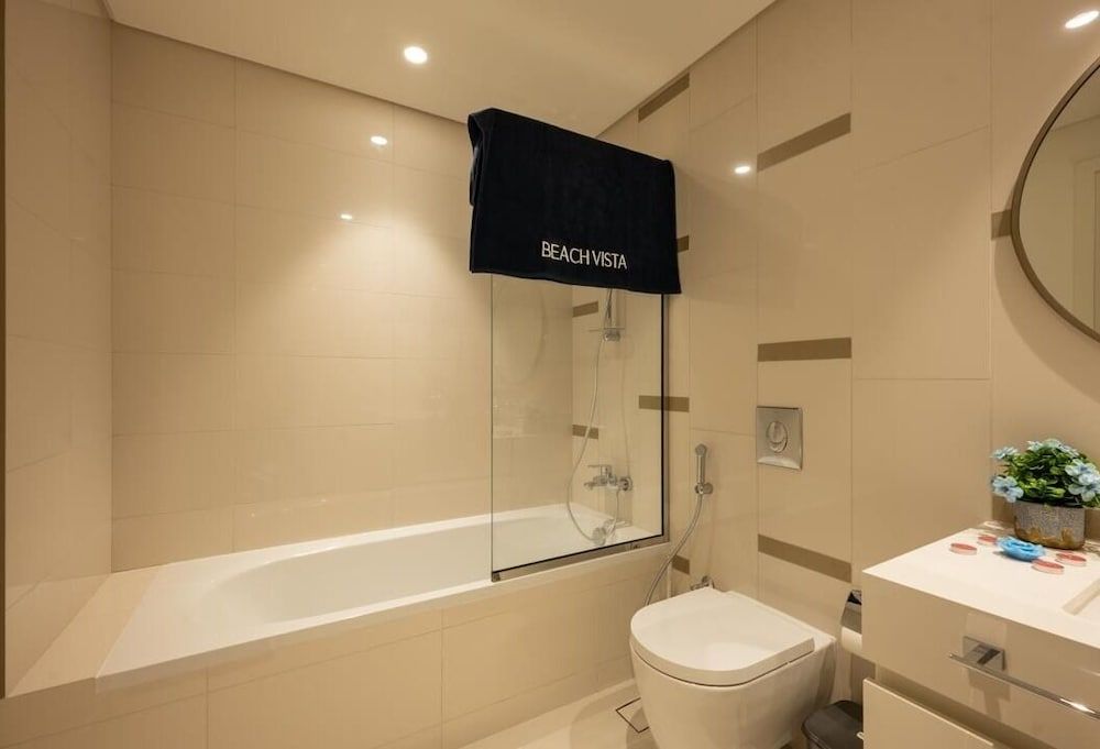 Beach Vista - Four Apple One-Bedroom Apartment 15