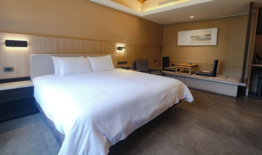 Senior Double Room, Mountain View