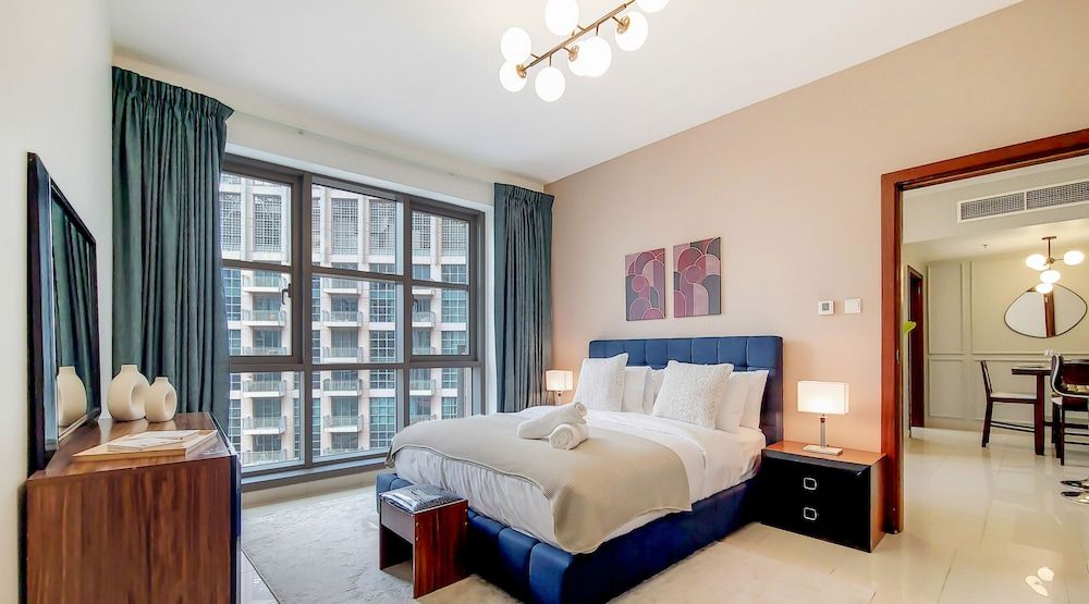 undefined Manzil -Cozy 1BR Apt w/ Downtown Skyline Burj View 2