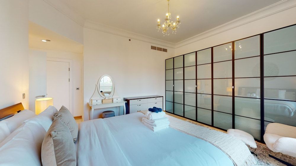 212 Shoreline 18 Deluxe Apartment 11