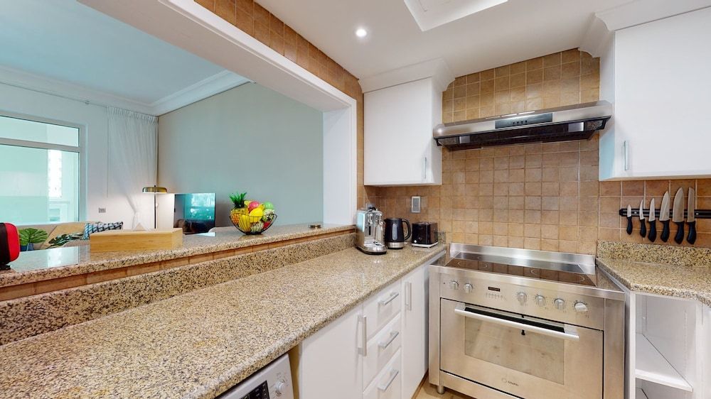 212 Shoreline 18 Deluxe Apartment 16