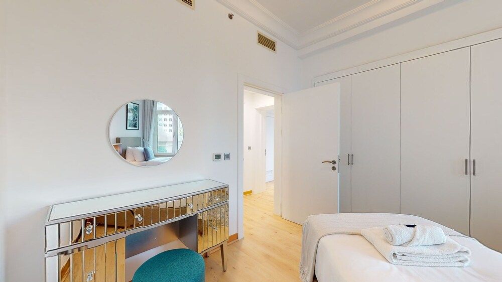 undefined 212 Shoreline 18 7