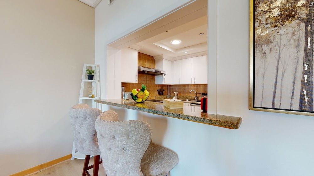 212 Shoreline 18 Deluxe Apartment 14