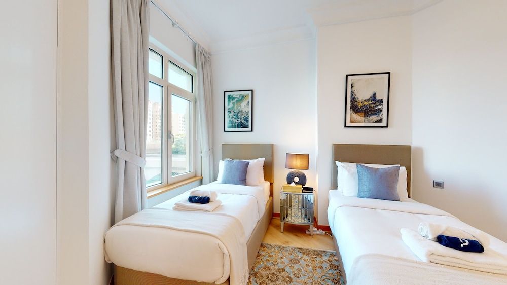 undefined 212 Shoreline 18 6