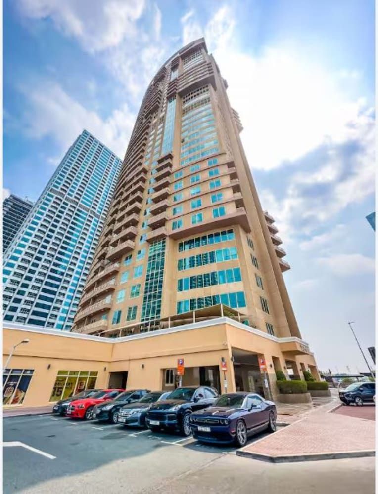 undefined Homesgetaway - JLT Lake Views 1BR 2