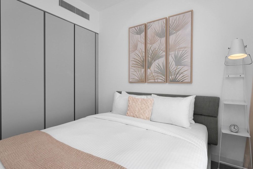 Deluxe 3BR Apt w Dubai Marina Vws Beach Access Apartment 10