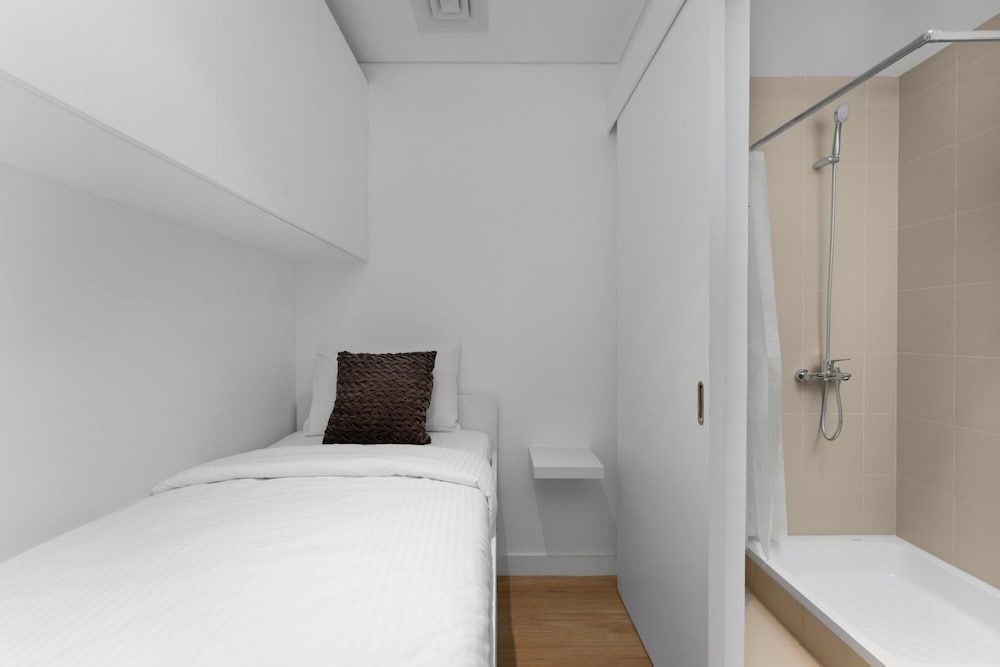 Deluxe 3BR Apt w Dubai Marina Vws Beach Access Apartment 4