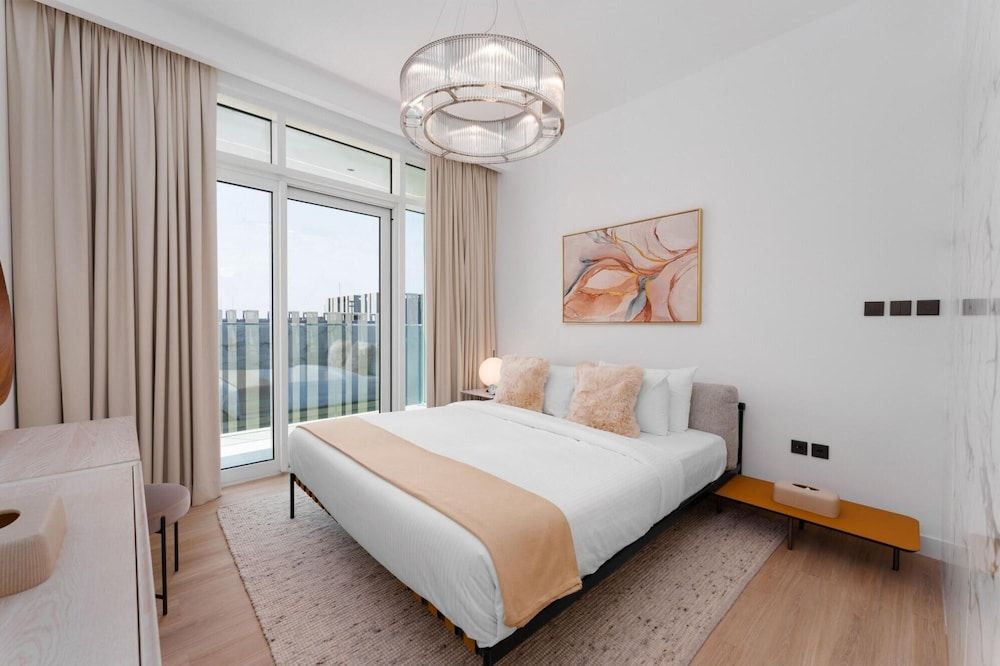 Deluxe 3BR Apt w Dubai Marina Vws Beach Access Apartment