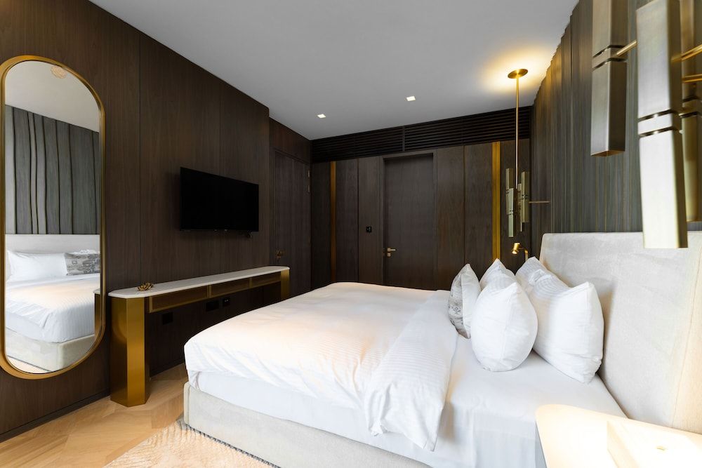 undefined Maison Privee - Glamourous Apt with Sea Views at FIVE Palm 4