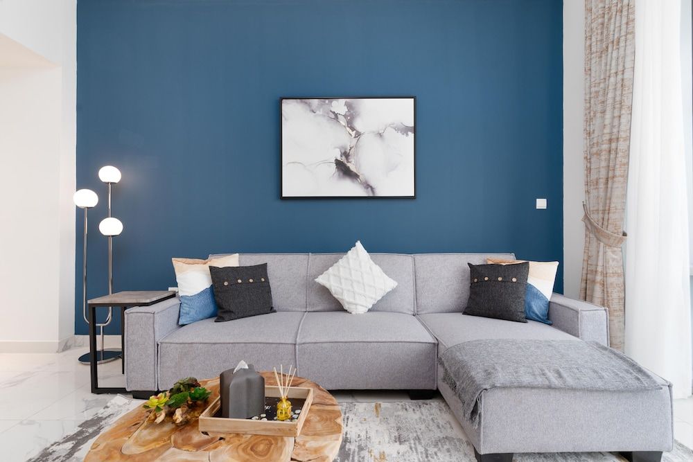 SuperHost - Luxury Apt with Panoramic Burj and Canal Views