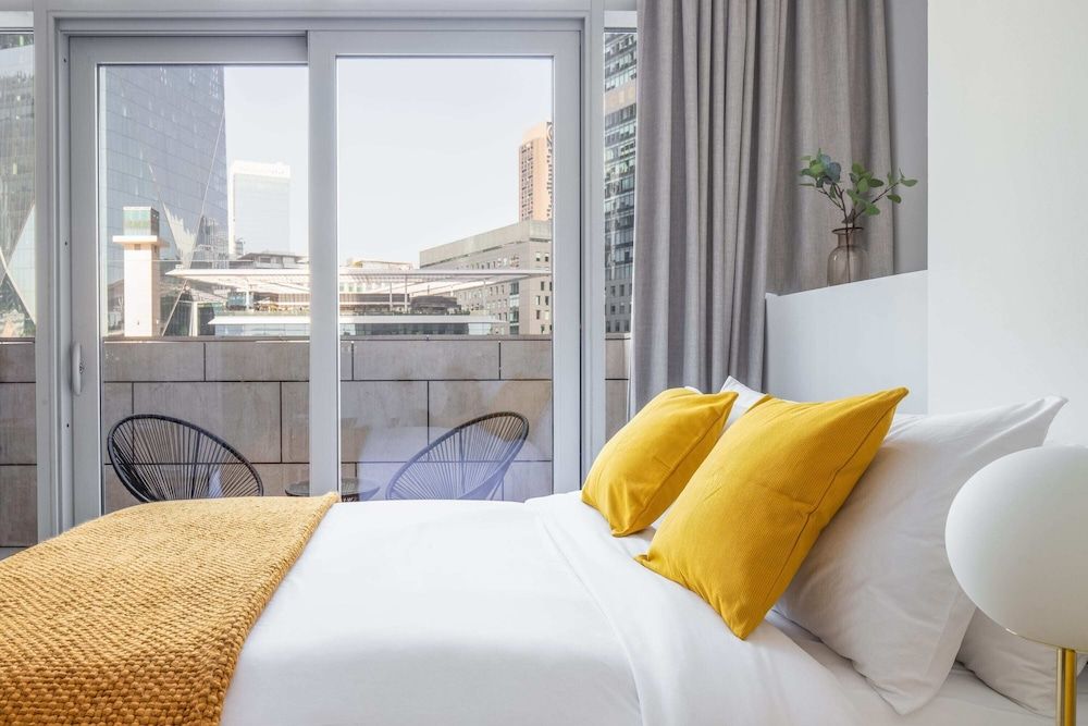 Silkhaus Burj Daman, DIFC Dubai Business Studio Burj Daman 317 2