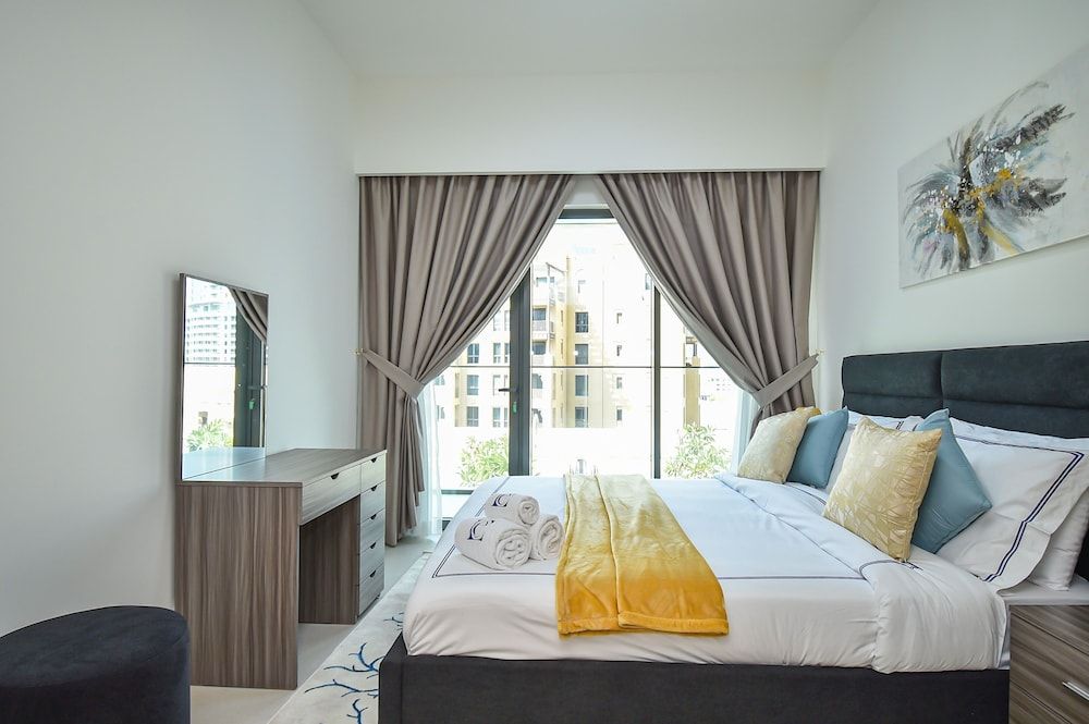 undefined Premium 2BR Apt in Downtown - Burj Khalifa View - ROY 6