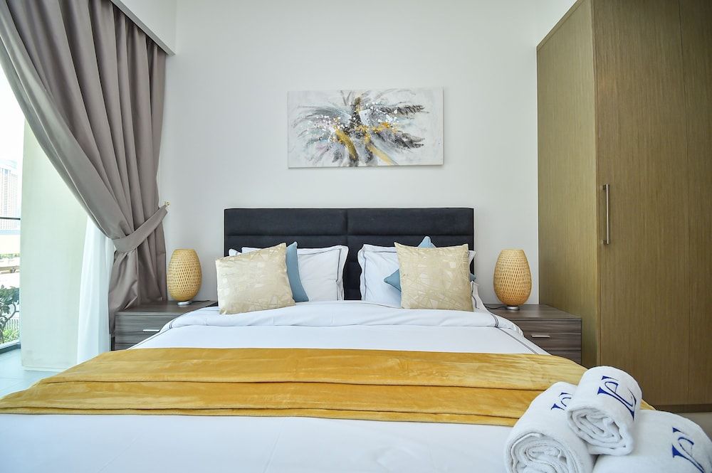 undefined Premium 2BR Apt in Downtown - Burj Khalifa View - ROY 7