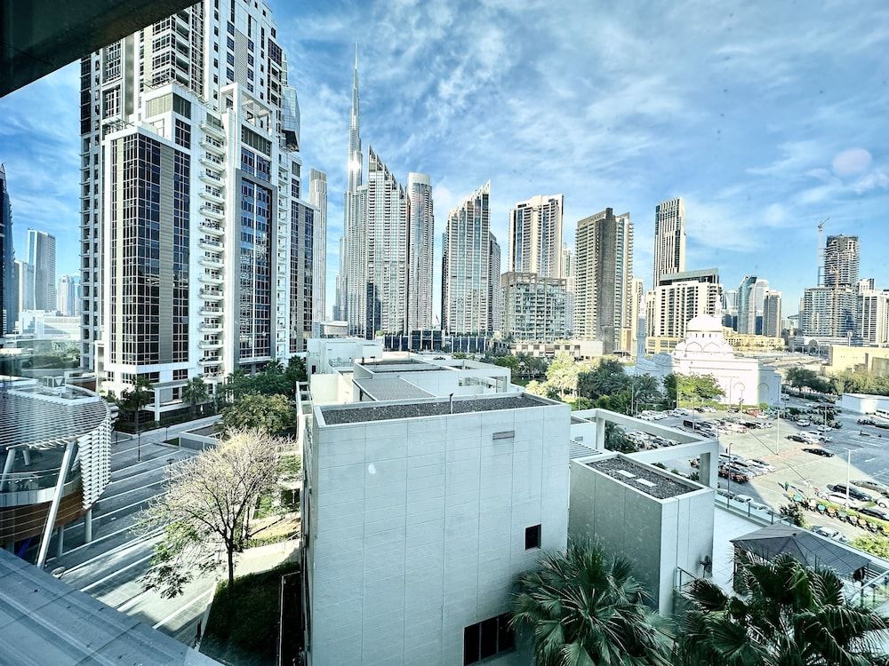 undefined Lux BnB Executive Tower Business Bay 2