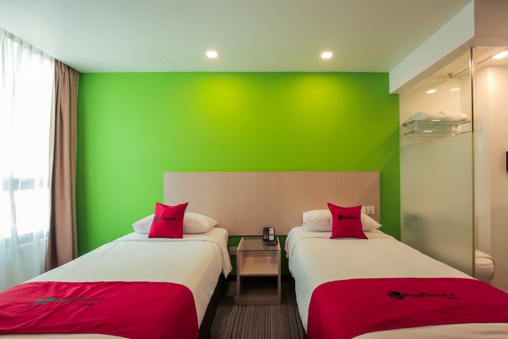 undefined RedDoorz Premium @ Balestier 10